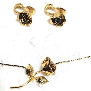 Vintage Monet goldtone necklace and clip-on earrings demi-parure set